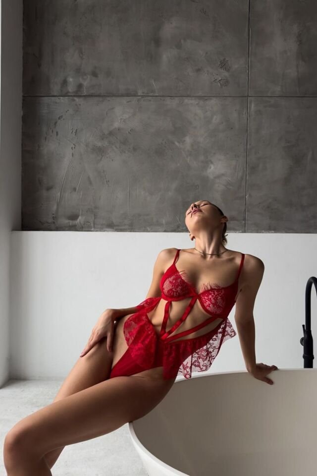 Duchess Lace Bodysuit Kırmızı